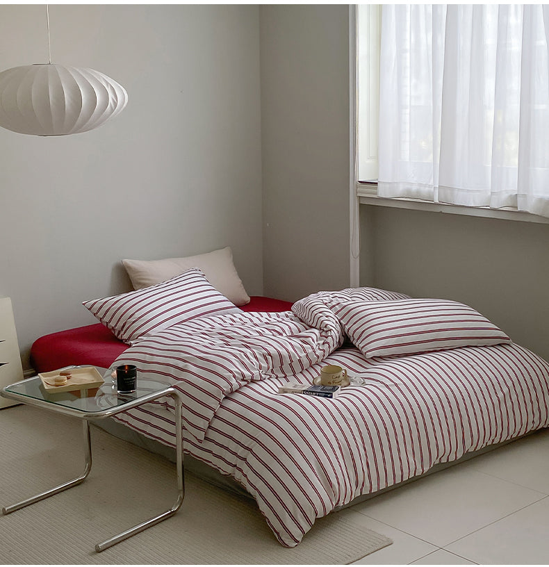 Elegant Comfort: Striped Cotton Bedding Set