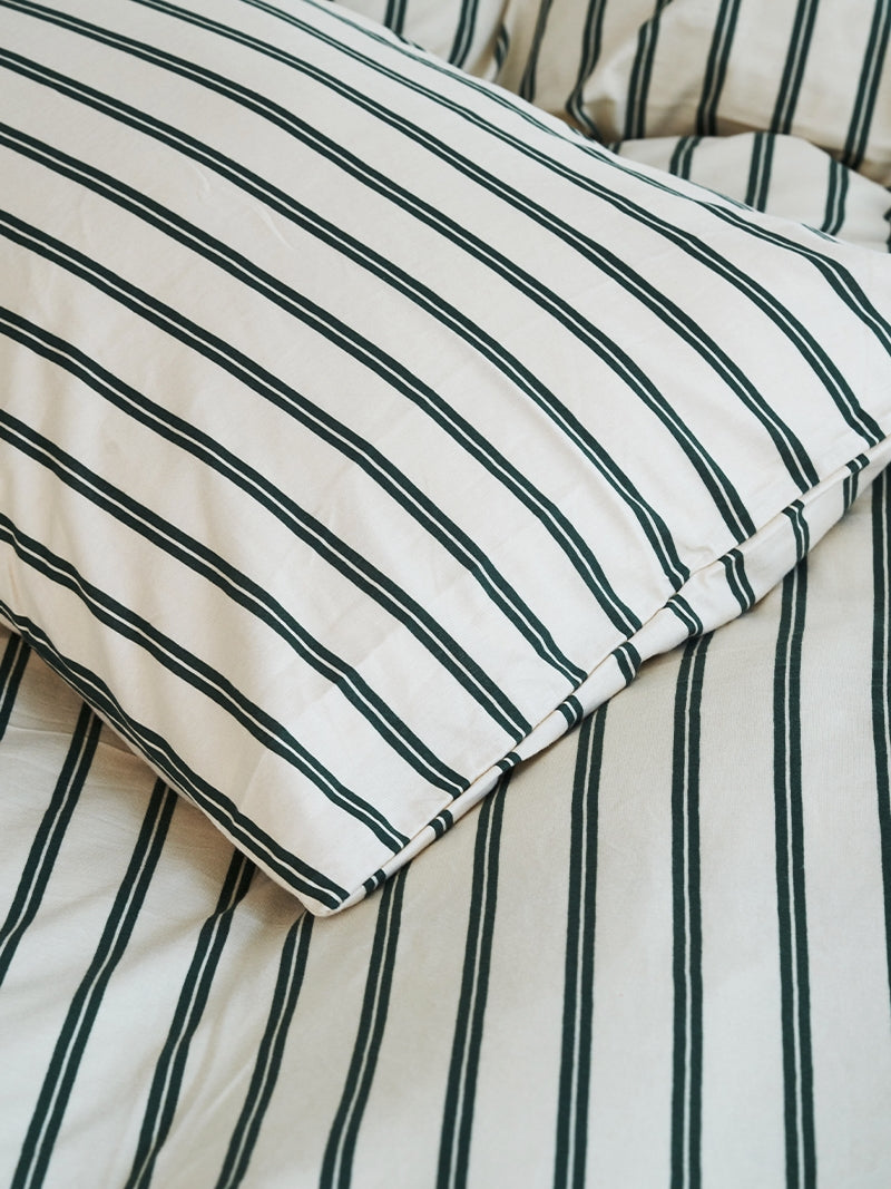 Elegant Comfort: Striped Cotton Bedding Set