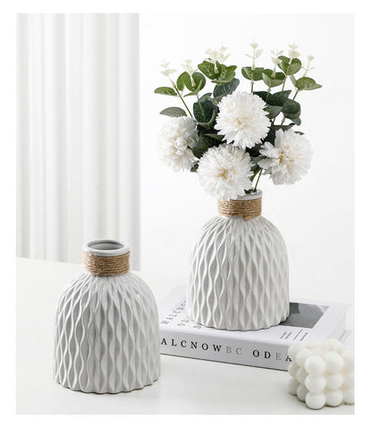 Light Luxury Elegance: Ceramic Vase"