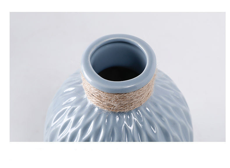 Light Luxury Elegance: Ceramic Vase"